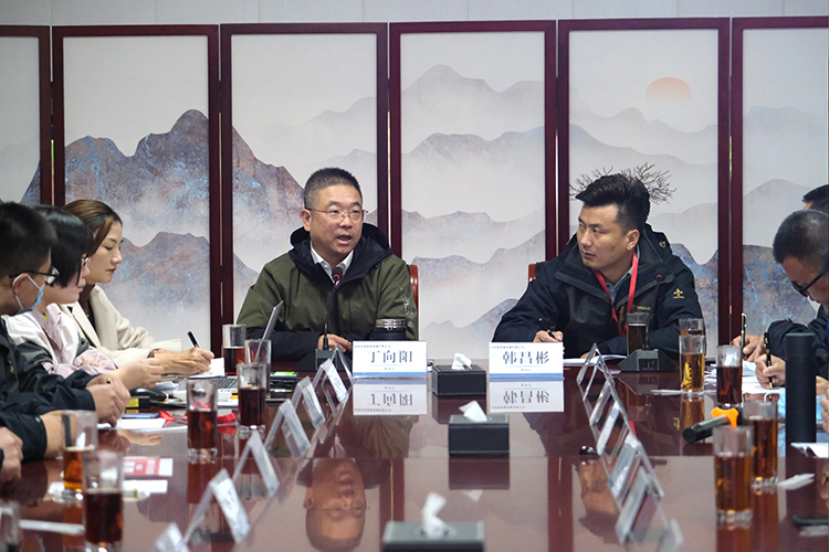 1634786334891886.jpg 【整理】泗水機(jī)床附件行業(yè)協(xié)會(huì)來(lái)訪照片L1020褚少青 (27).jpg